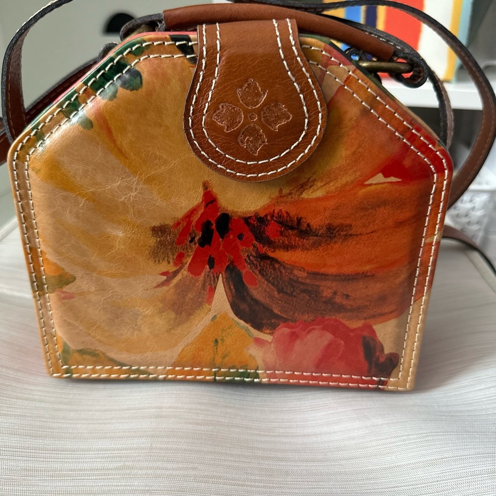 EUC Patricia Nash Heritage Collection Style: P12301 – M Women’s Bag